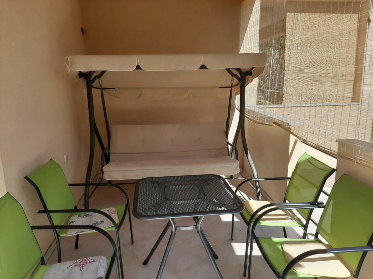 Apartmani Lea Starigrad Paklenica Bagian luar foto