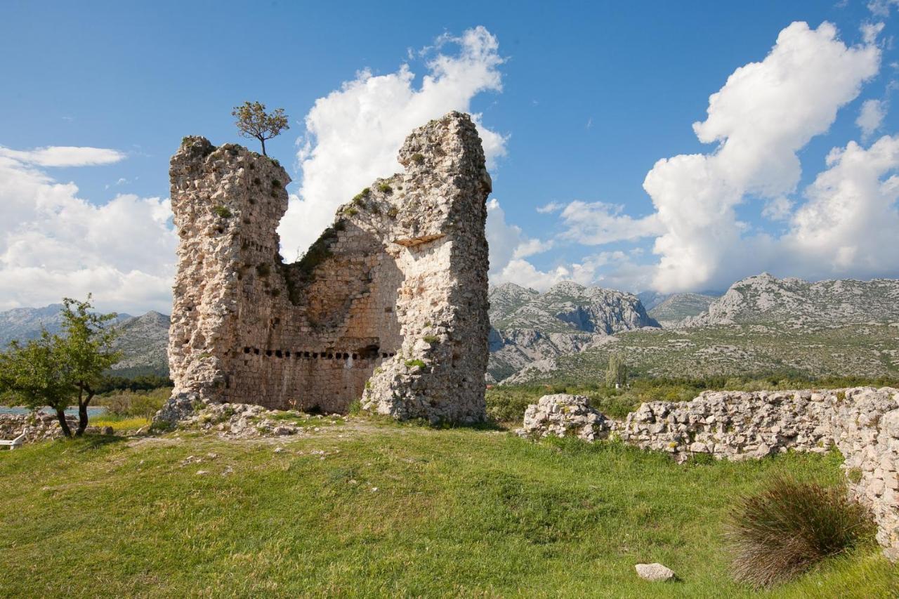 Apartmani Lea Starigrad Paklenica Bagian luar foto