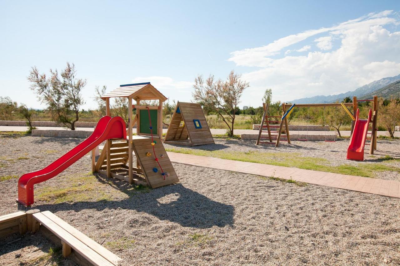 Apartmani Lea Starigrad Paklenica Bagian luar foto
